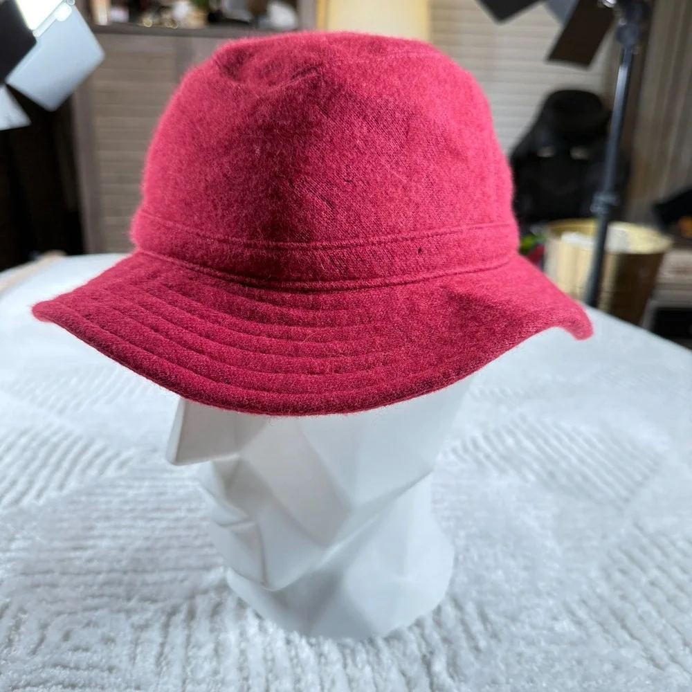 Saks Fifth Avenue Vintage Wool Bucket Hat Women's Red Felted Boho Cloche Cozy